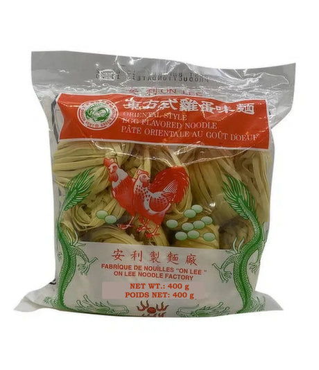 A 400g bag of On Lee Oriental Style Chicken Egg Noodles, featuring a clear plastic bag with a prominent red and white label and green decorative borders.