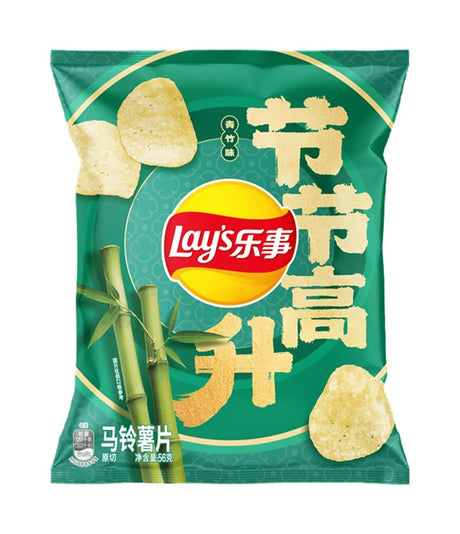 Lay's potato chips packaging with green background and Chinese text
